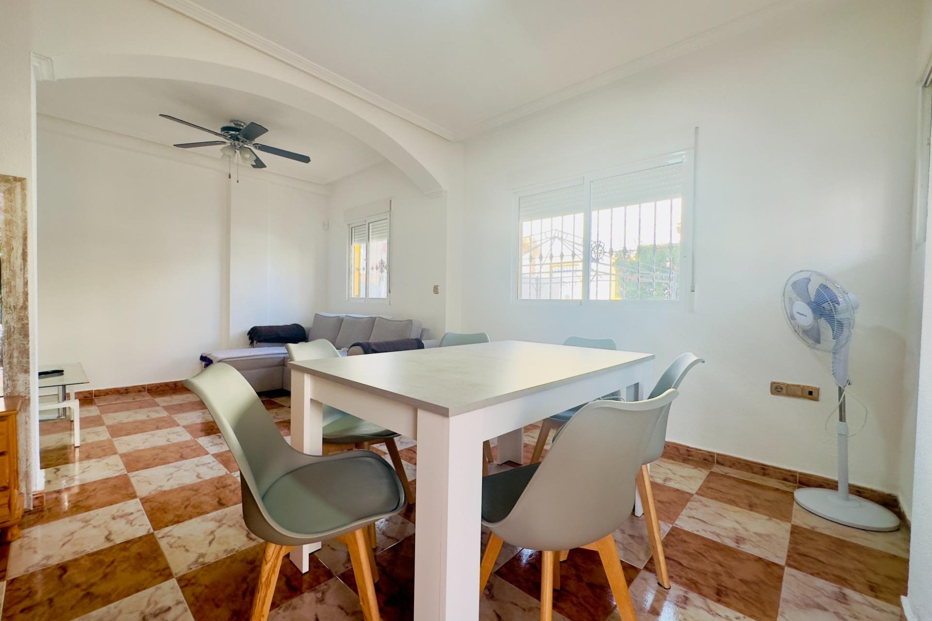 Wiederverkauf - Chalet -
Orihuela Costa - Cabo Roig