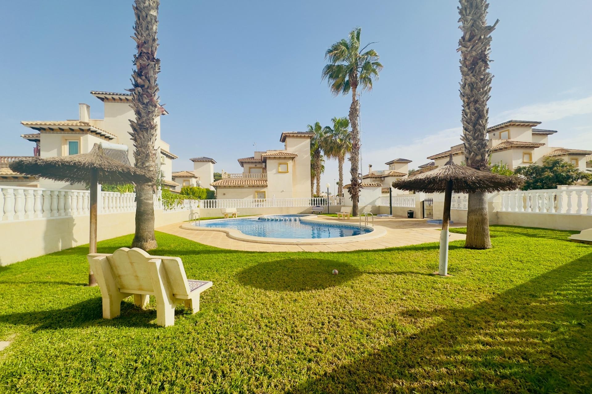 Wiederverkauf - Chalet -
Orihuela Costa - Cabo Roig