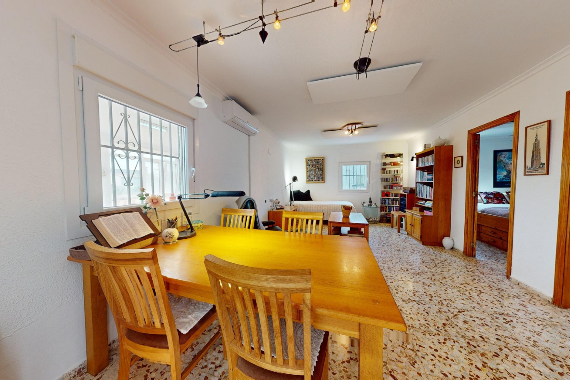 Wiederverkauf - Chalet / Villa -
Albatera