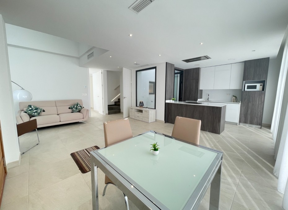 Wiederverkauf - Detached House / Villa -
Benijofar