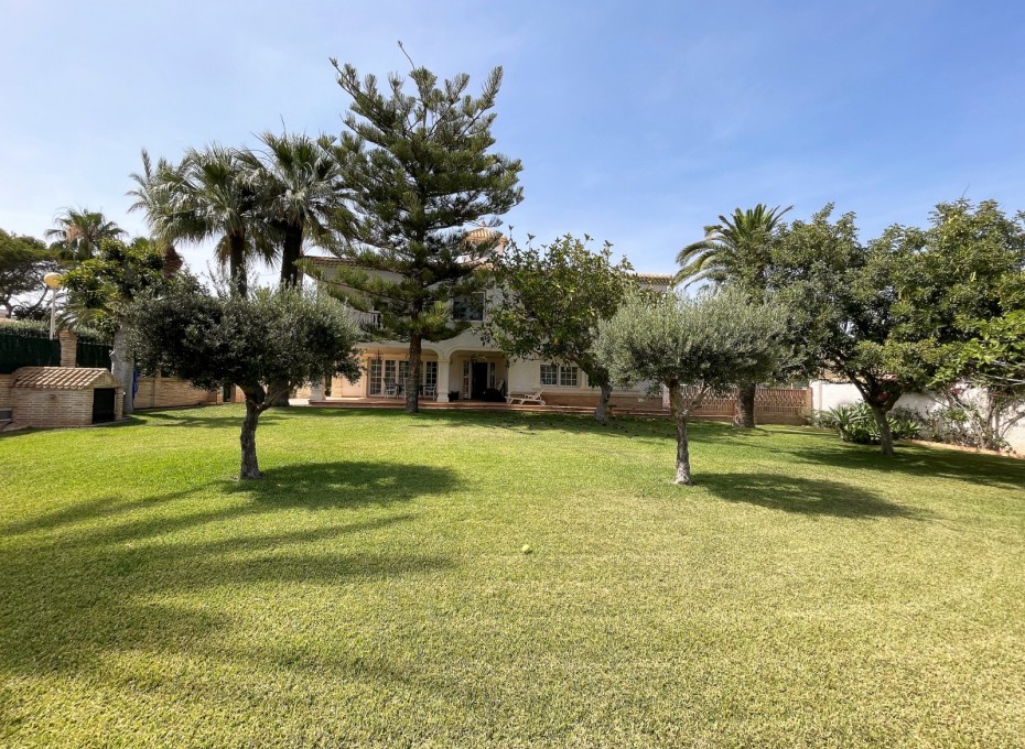 Wiederverkauf - Detached Villa -
Orihuela Costa - Cabo Roig