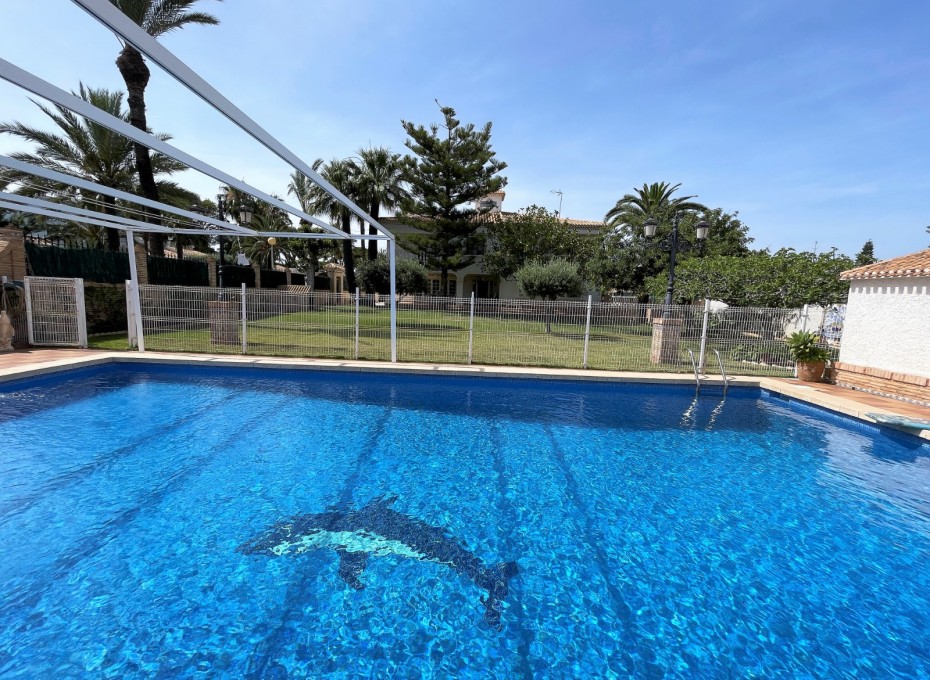 Wiederverkauf - Detached Villa -
Orihuela Costa - Cabo Roig