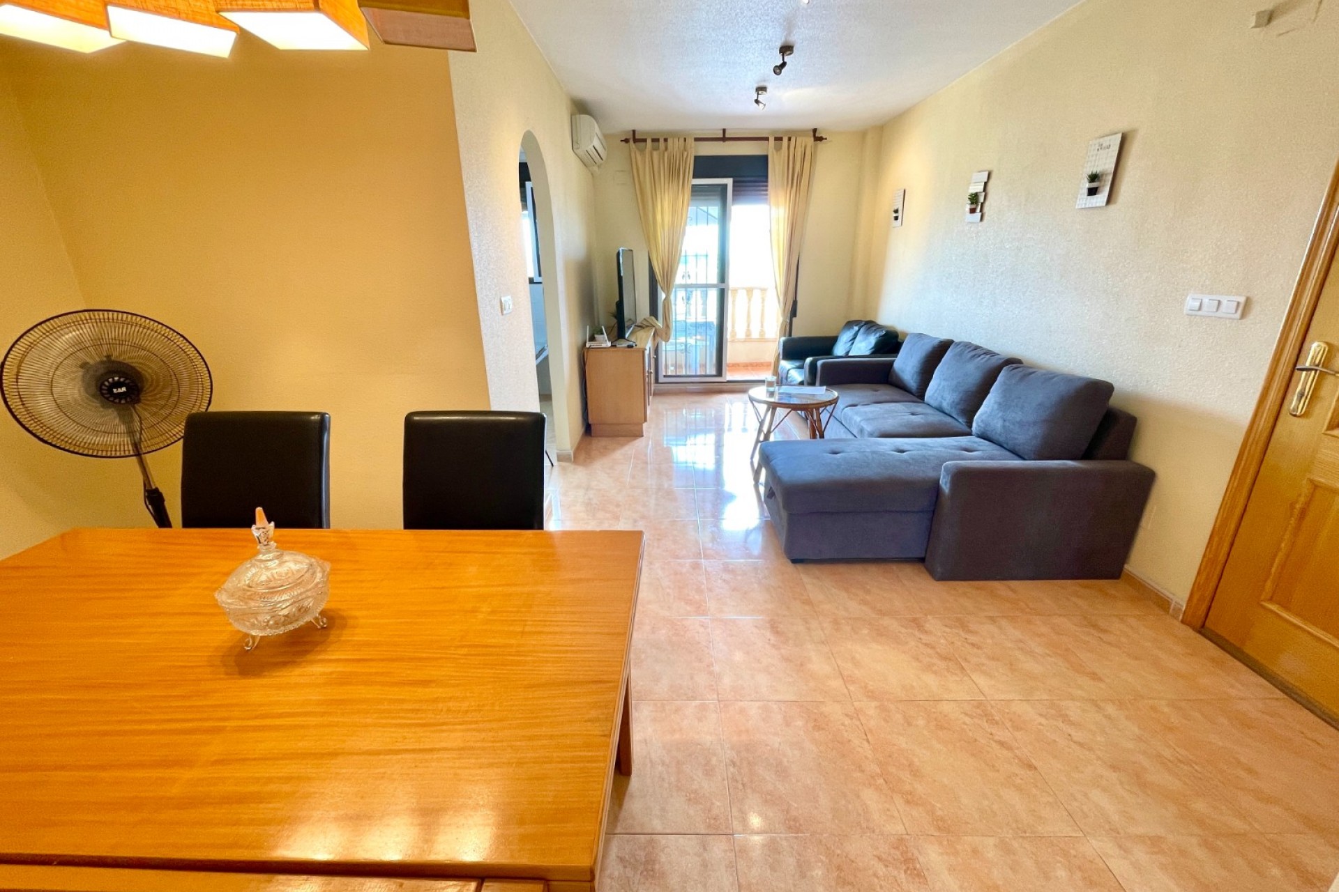 Wiederverkauf - Duplex -
Daya Nueva