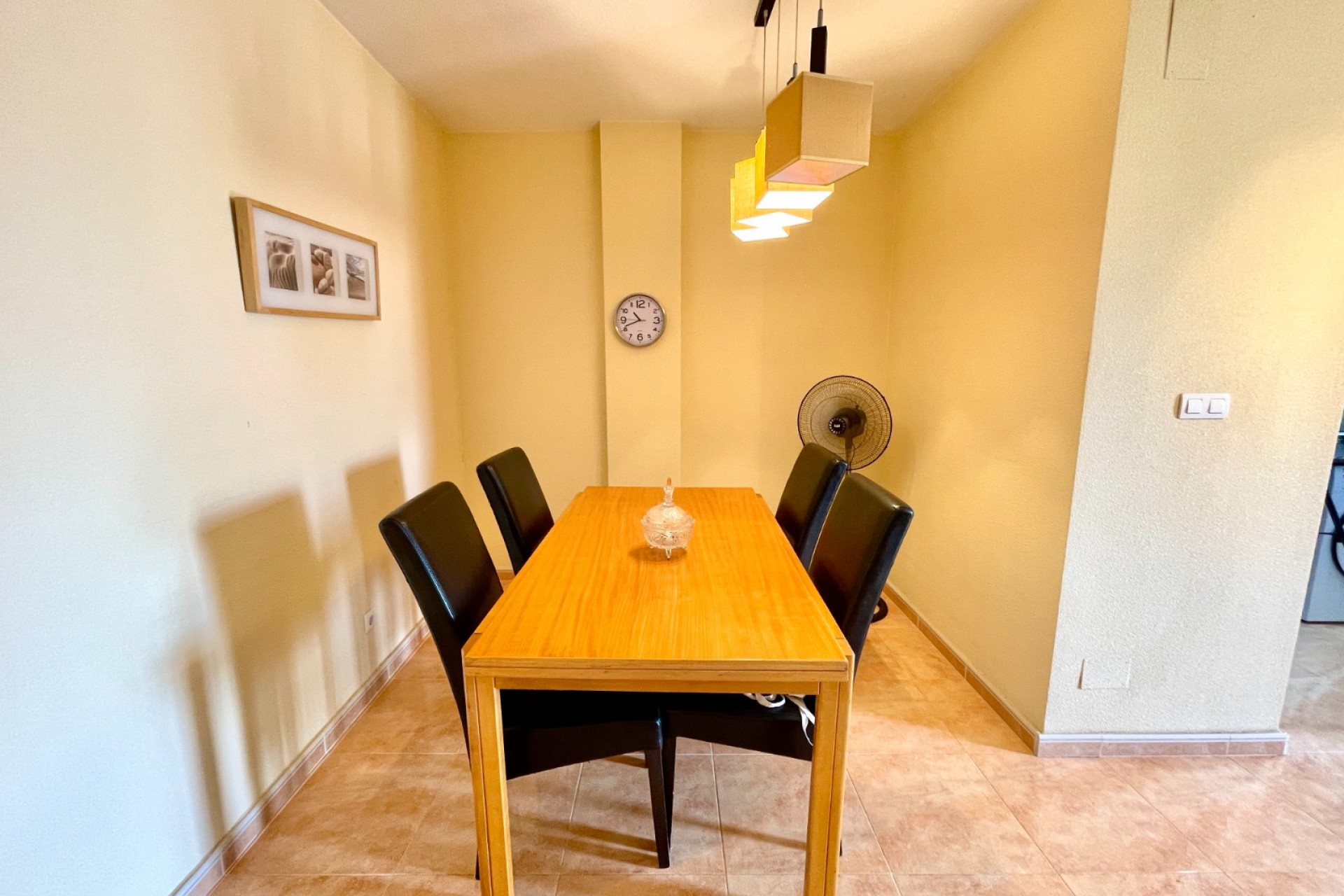 Wiederverkauf - Duplex -
Daya Nueva