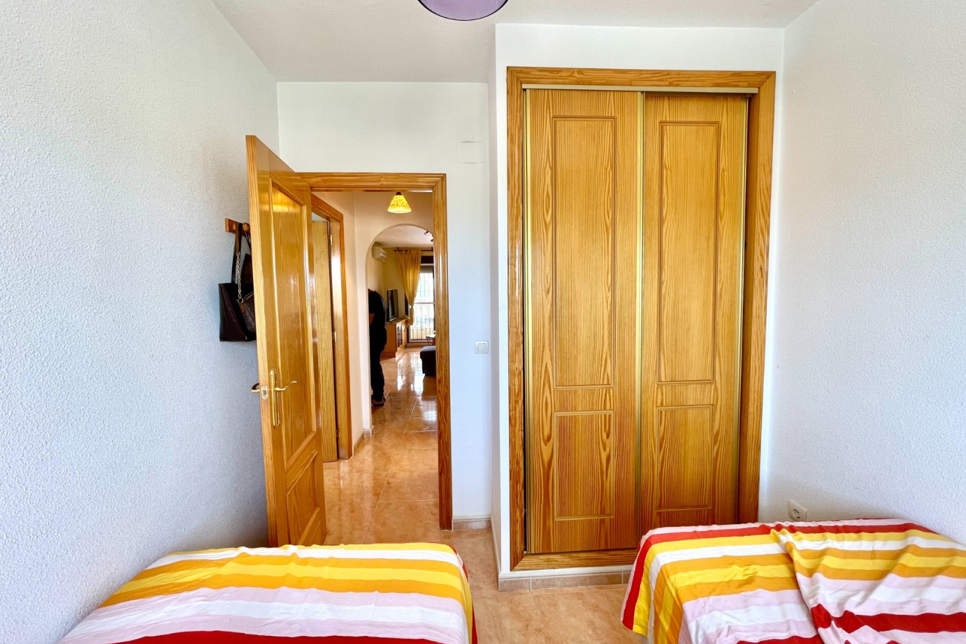 Wiederverkauf - Duplex -
Daya Nueva
