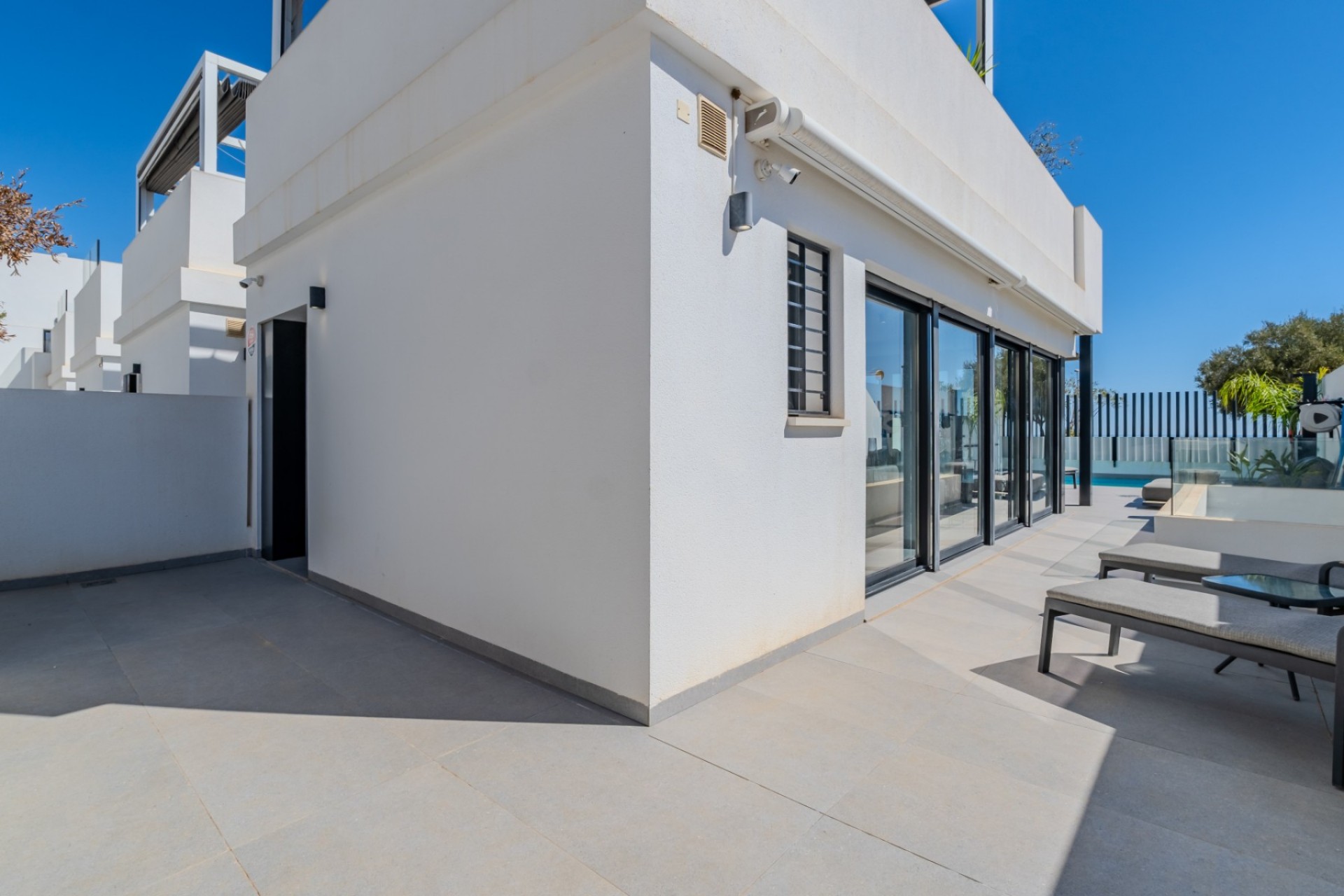 Wiederverkauf - Independent villa -
Guardamar del Segura - Urbanizaciones