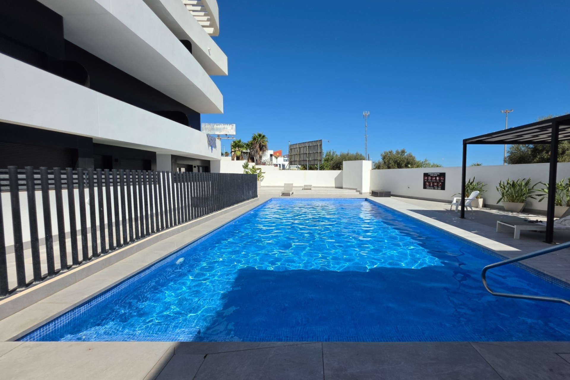 Wiederverkauf - Independent villa -
Guardamar del Segura - Urbanizaciones