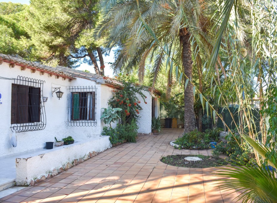 Wiederverkauf - Independent villa -
Orihuela Costa - Punta Prima