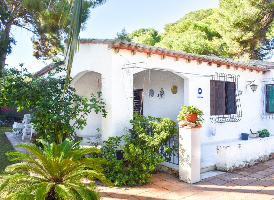 Wiederverkauf - Independent villa -
Orihuela Costa - Punta Prima