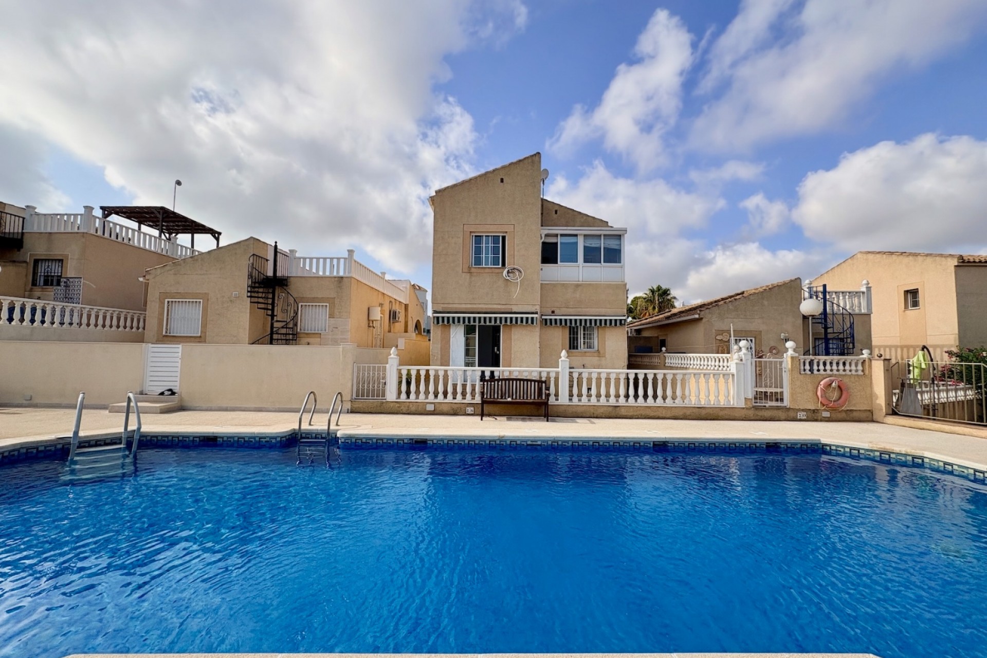 Wiederverkauf - Single Family Home -
Orihuela - Los Balcones