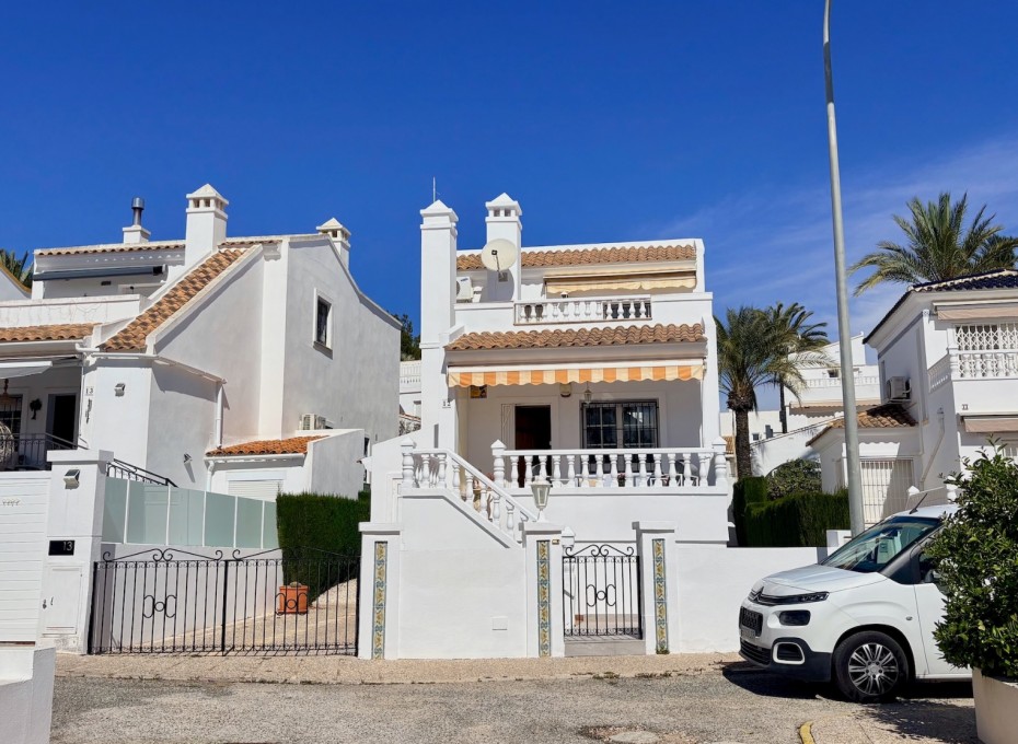 Wiederverkauf - Single Family Home -
Orihuela - Villamartin