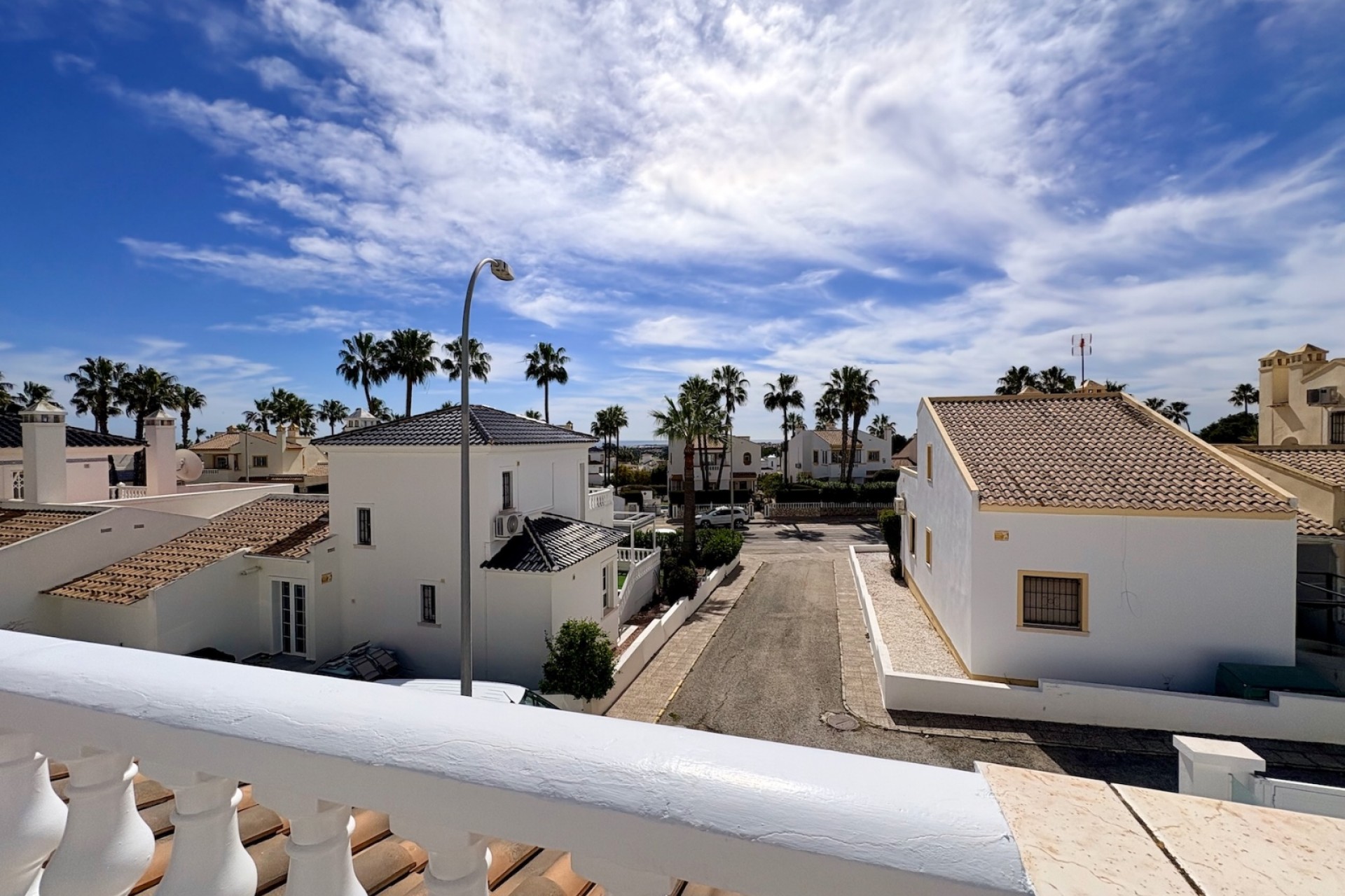 Wiederverkauf - Single Family Home -
Orihuela - Villamartin