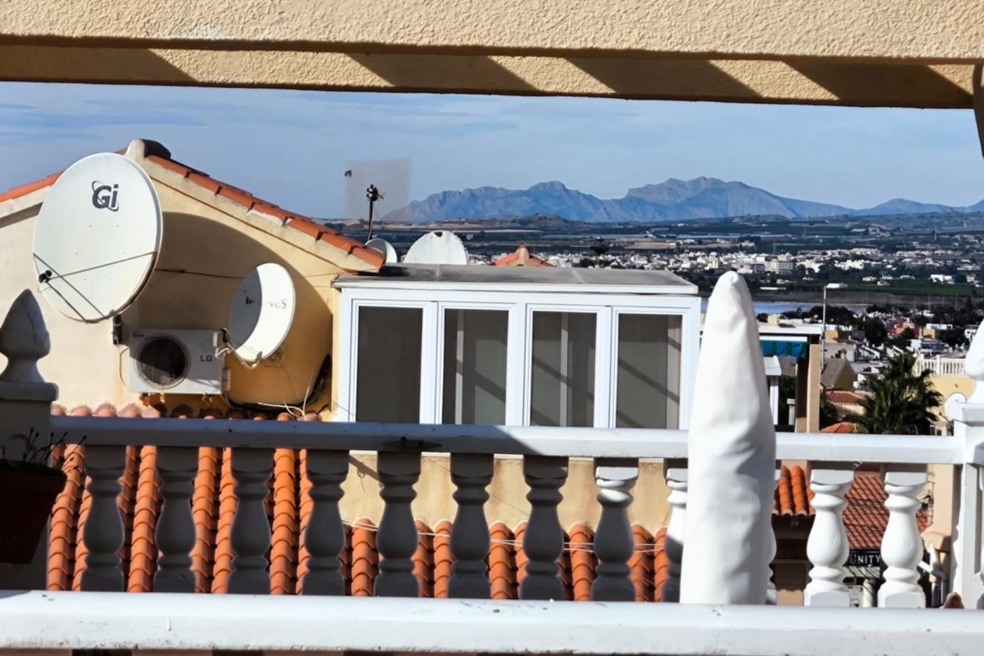 Wiederverkauf - Stadthaus -
El Chaparral