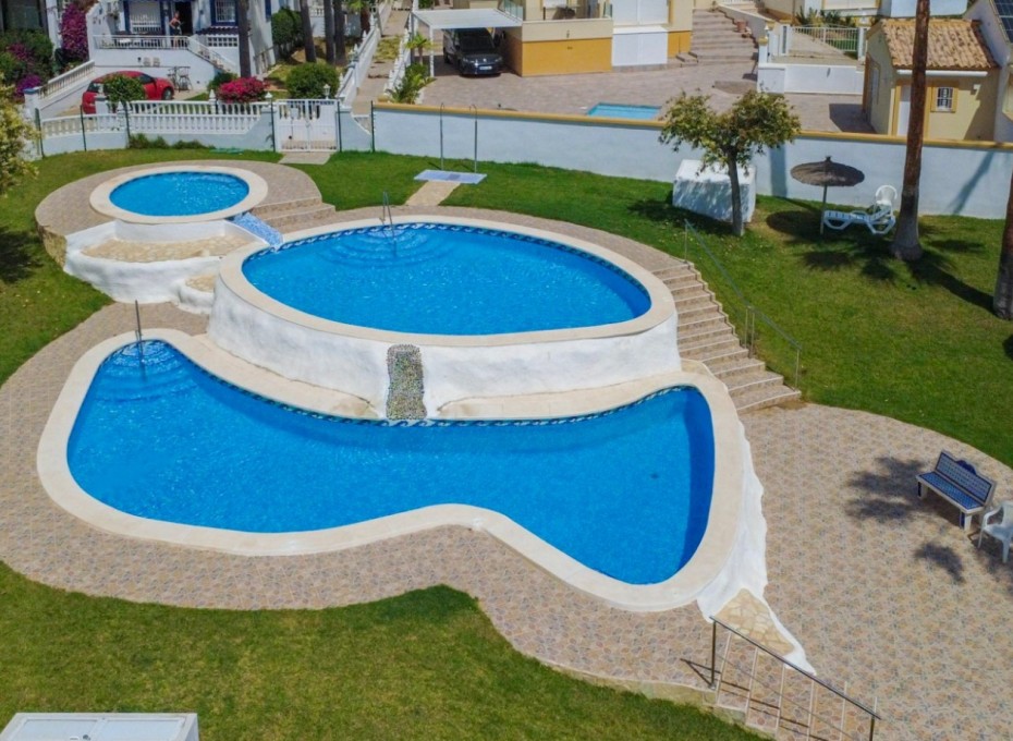 Wiederverkauf - Stadthaus -
Orihuela Costa - La Rioja