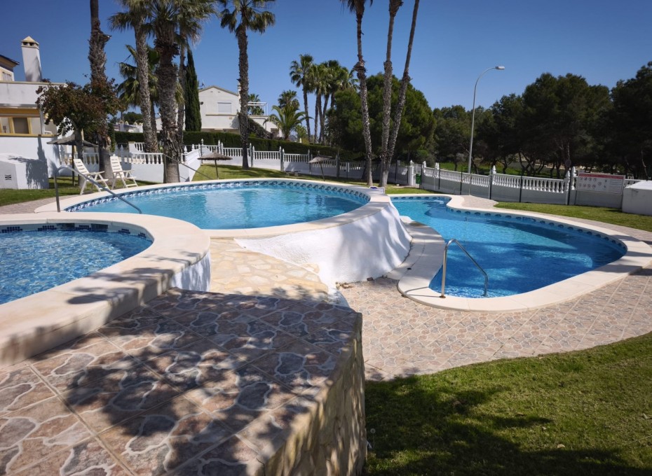 Wiederverkauf - Stadthaus -
Orihuela Costa - Villamartín