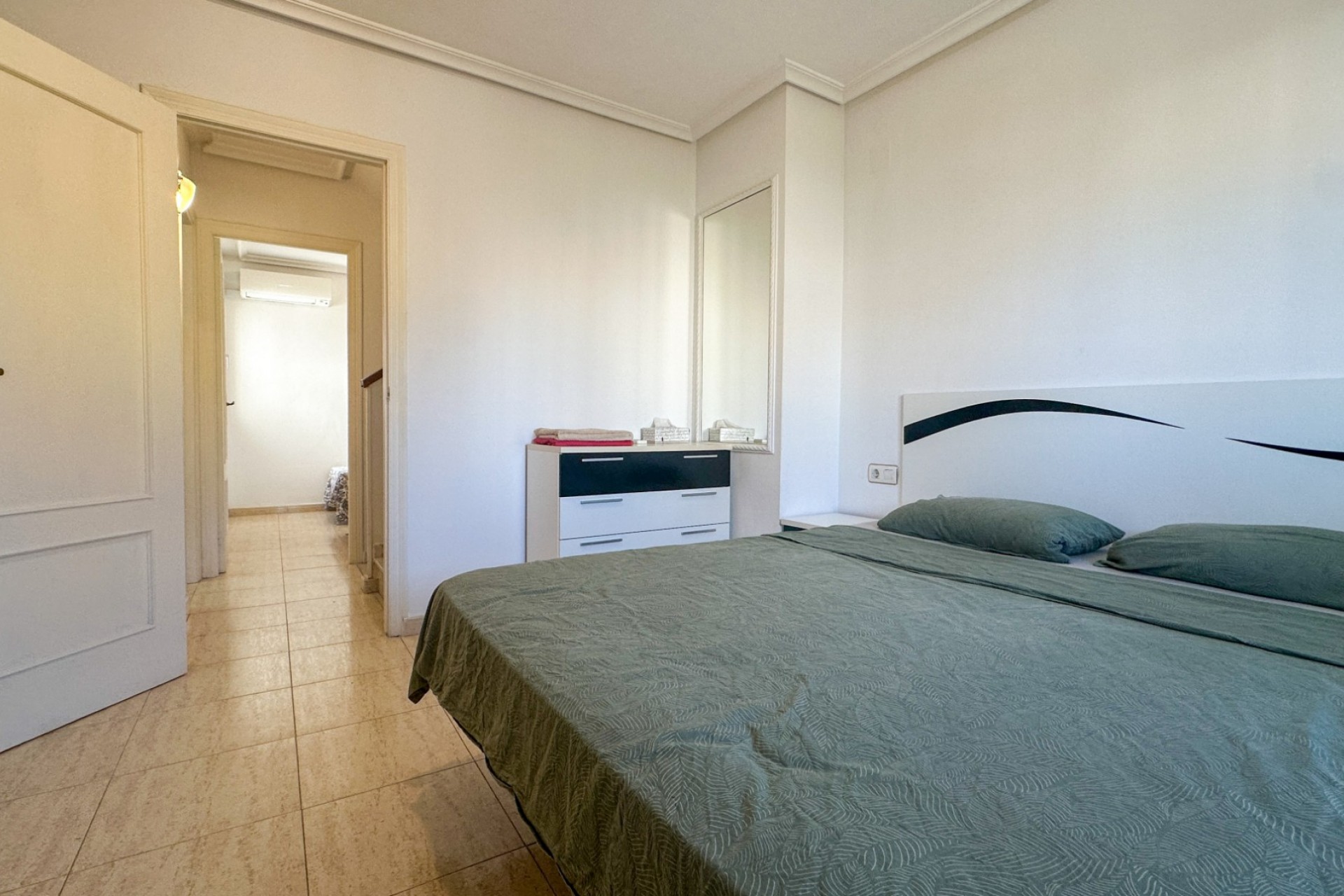 Wiederverkauf - Stadthaus -
Torrevieja - Nueva Torrevieja