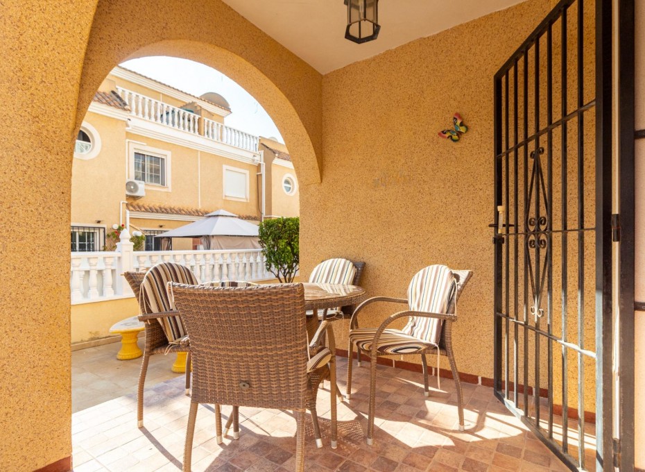 Wiederverkauf - Terraced house -
Orihuela Costa - Cabo Roig