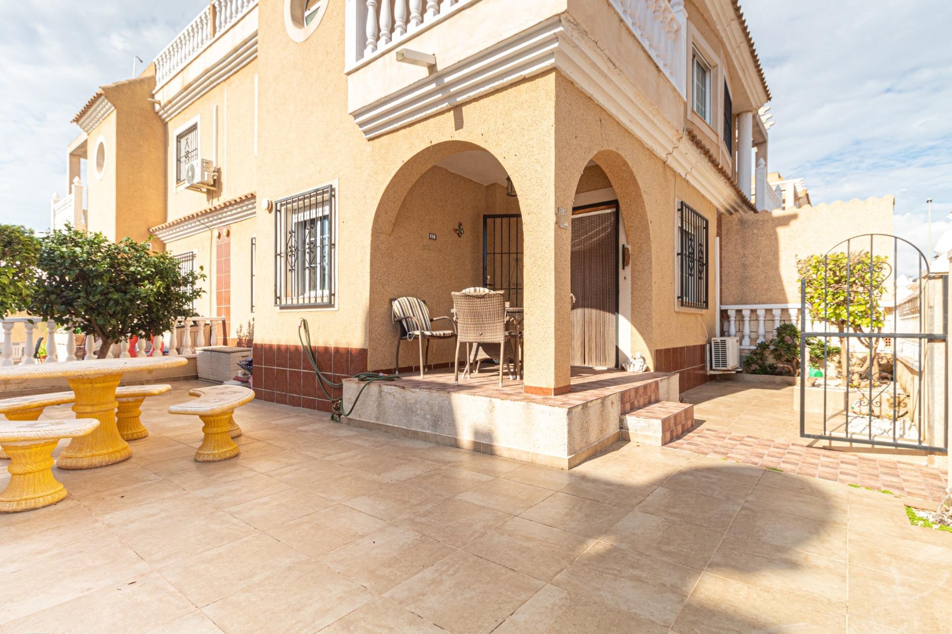 Wiederverkauf - Terraced house -
Orihuela Costa - Cabo Roig