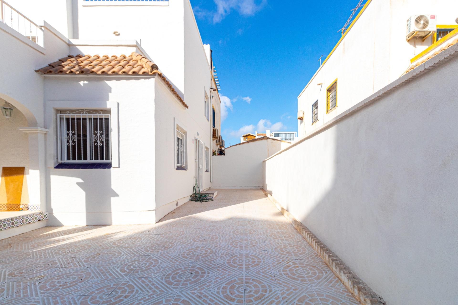Wiederverkauf - Terraced house -
Orihuela Costa - La Florida