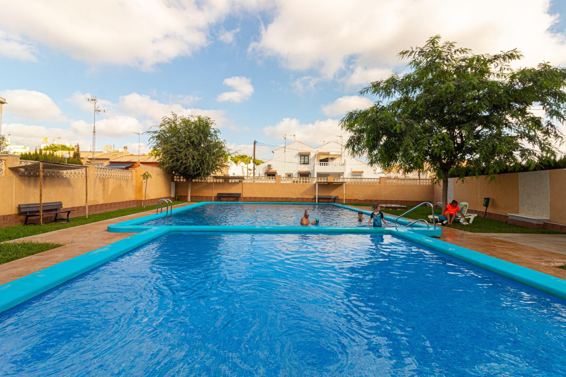 Wiederverkauf - Terraced house -
Orihuela Costa - La Florida