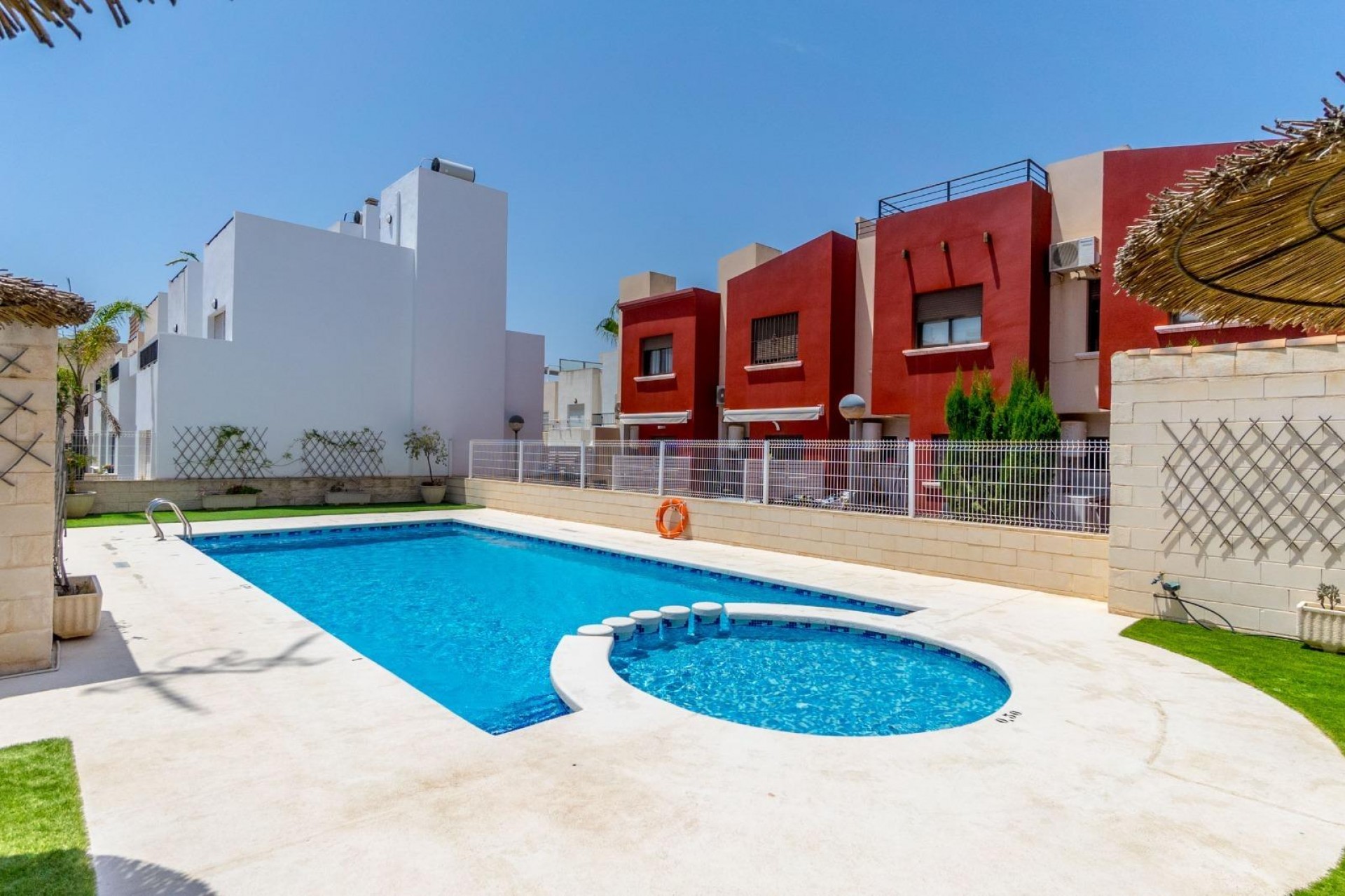 Wiederverkauf - Terraced house -
Torrevieja - Aguas Nuevas
