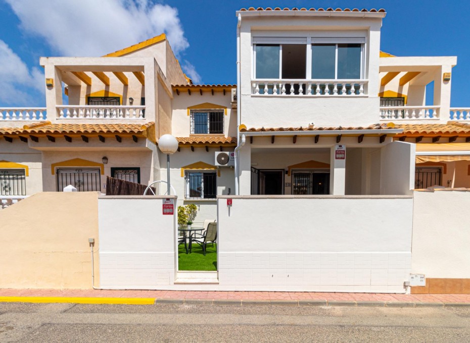 Wiederverkauf - Terraced house -
Torrevieja - Los altos