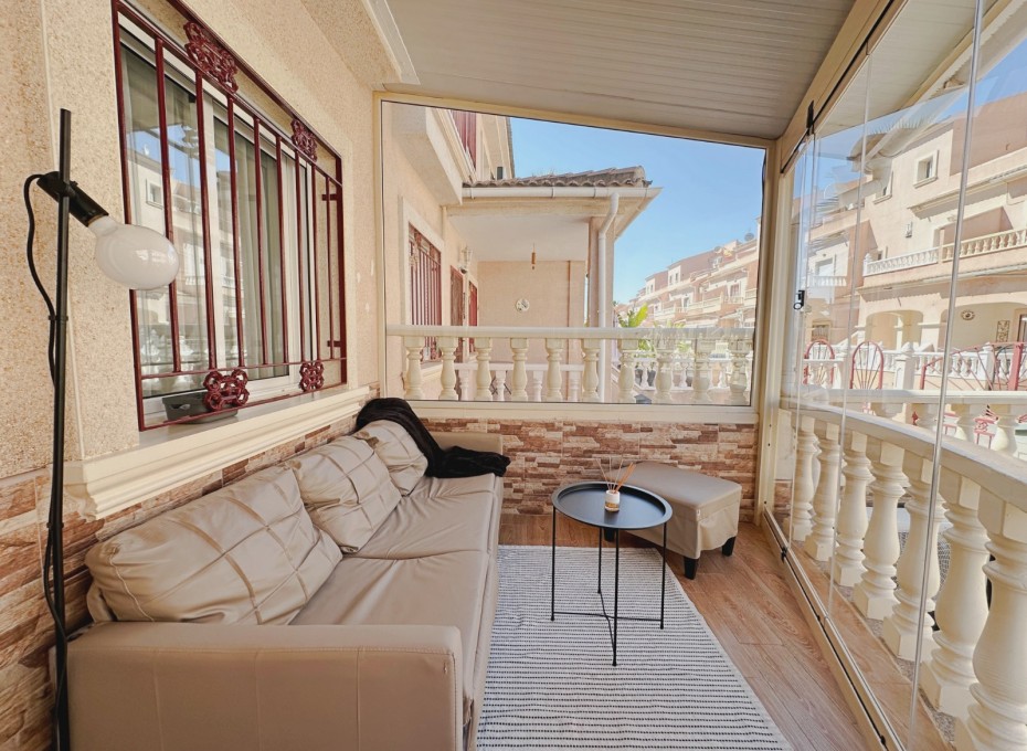 Wiederverkauf - Terraced house / Townhouse -
Orihuela Costa - La Zenia