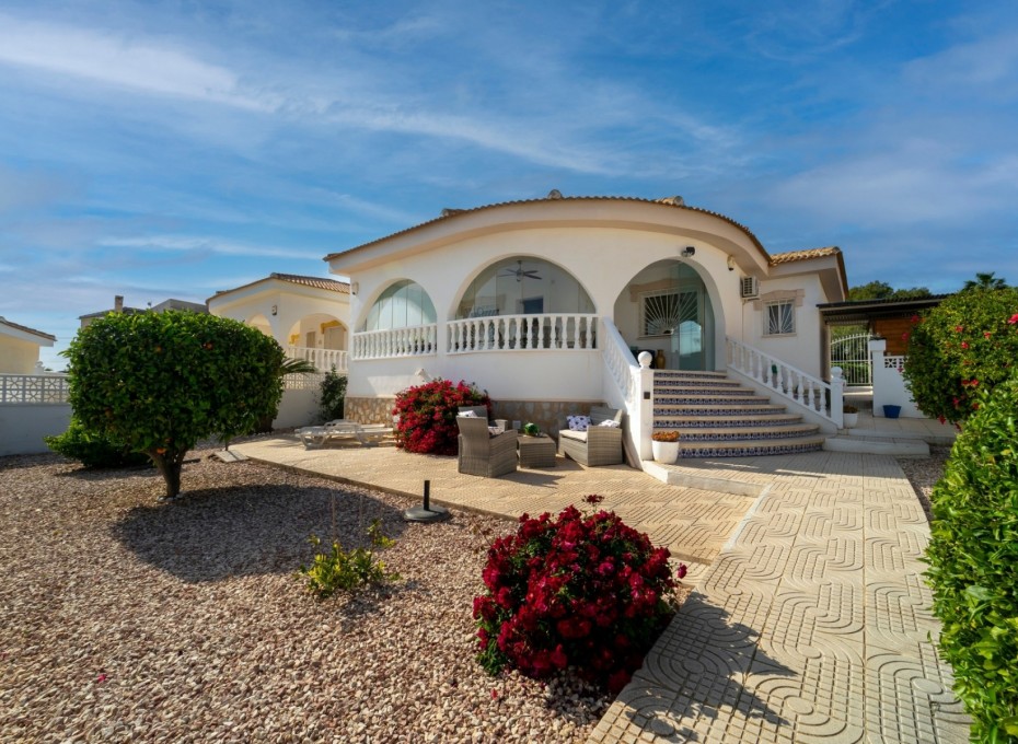 Wiederverkauf - Villa -
Benijofar - Monte Azul