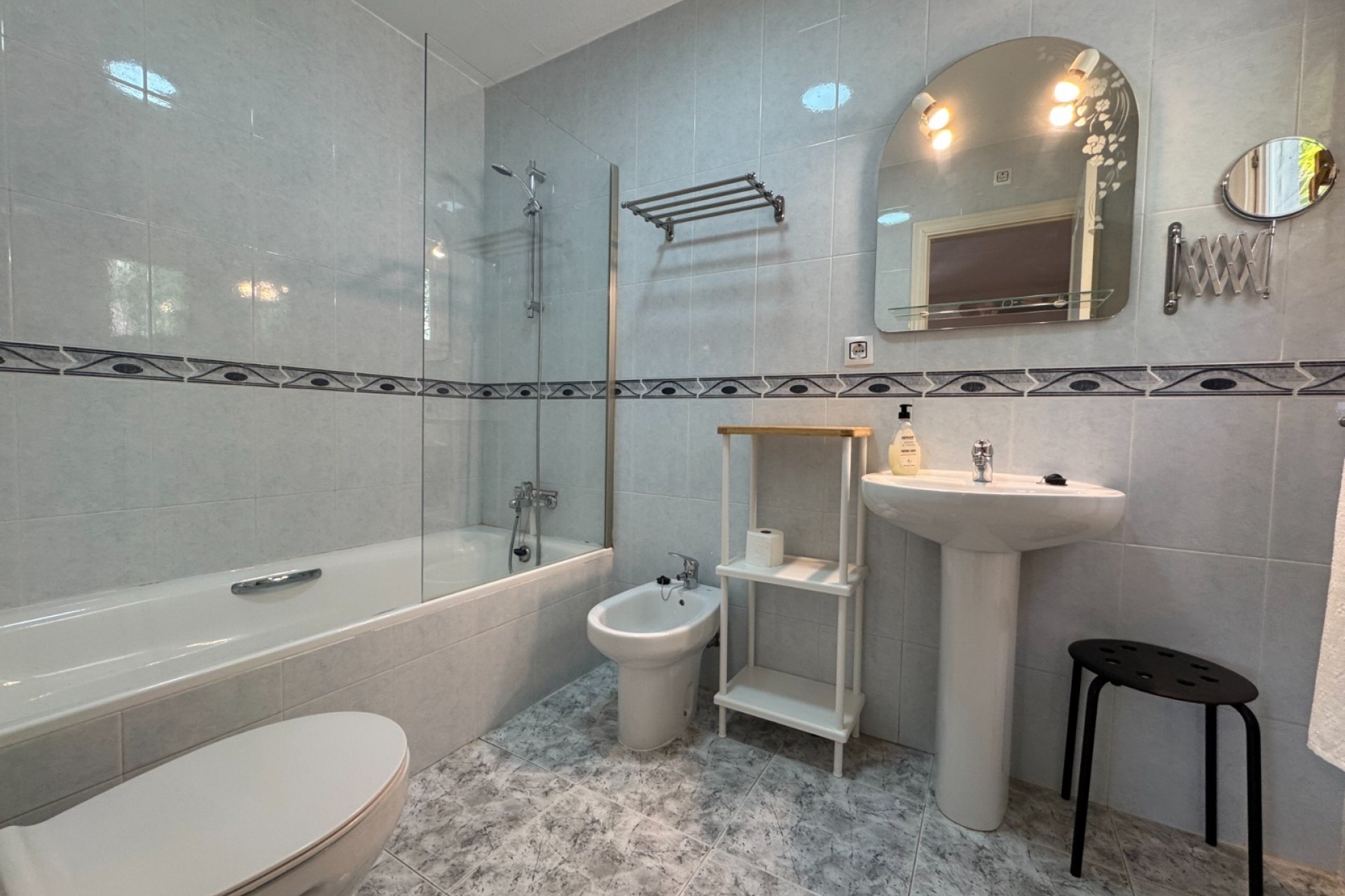 Wiederverkauf - Villa -
Blanca