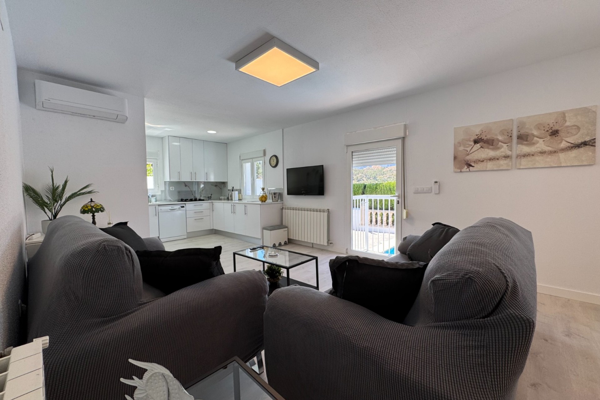 Wiederverkauf - Villa -
Blanca