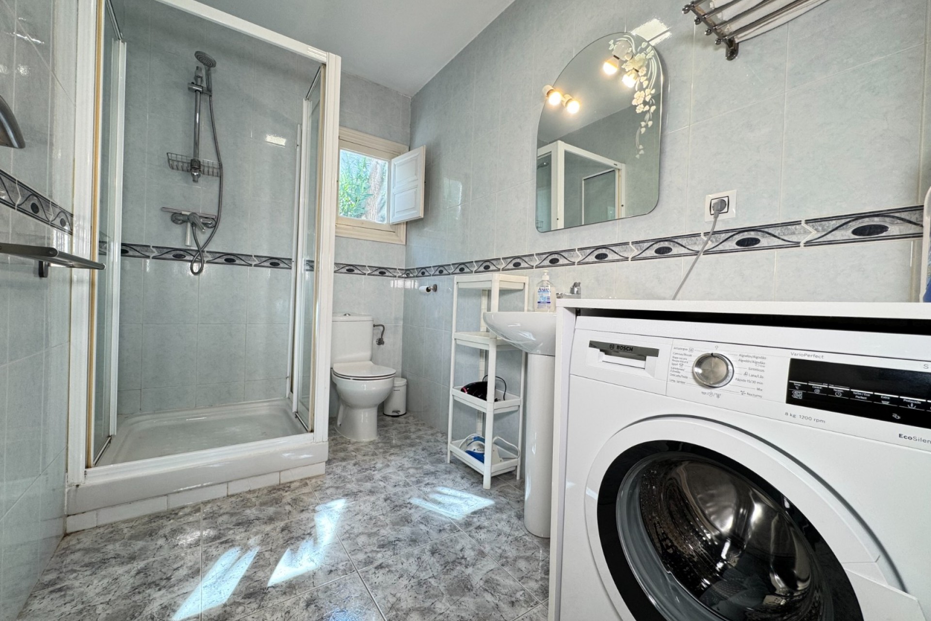 Wiederverkauf - Villa -
Blanca