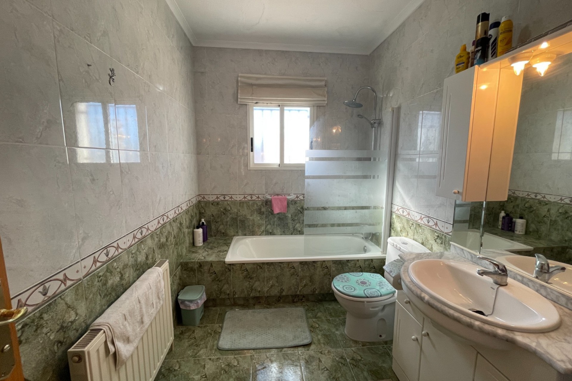 Wiederverkauf - Villa -
Catral