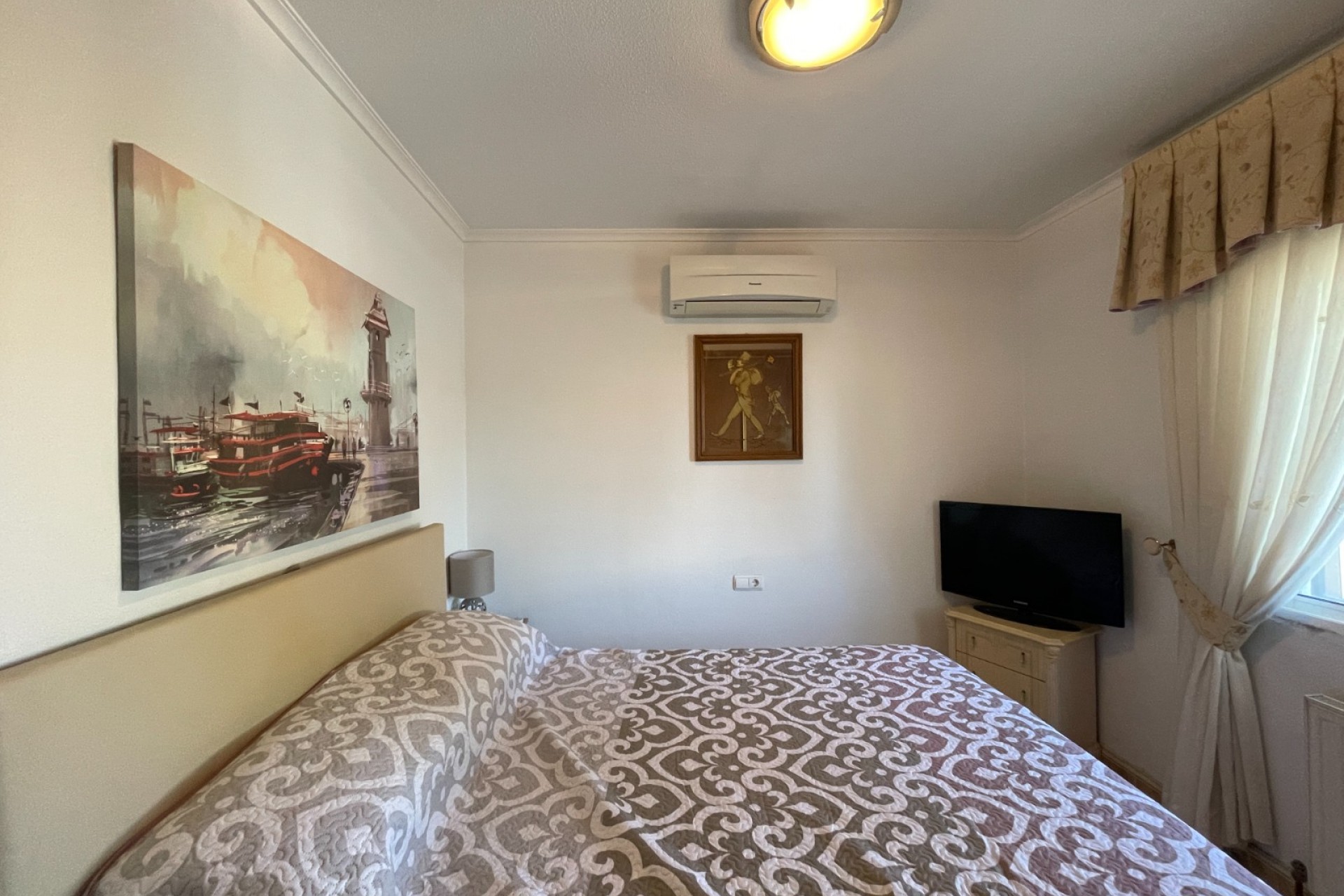 Wiederverkauf - Villa -
Catral