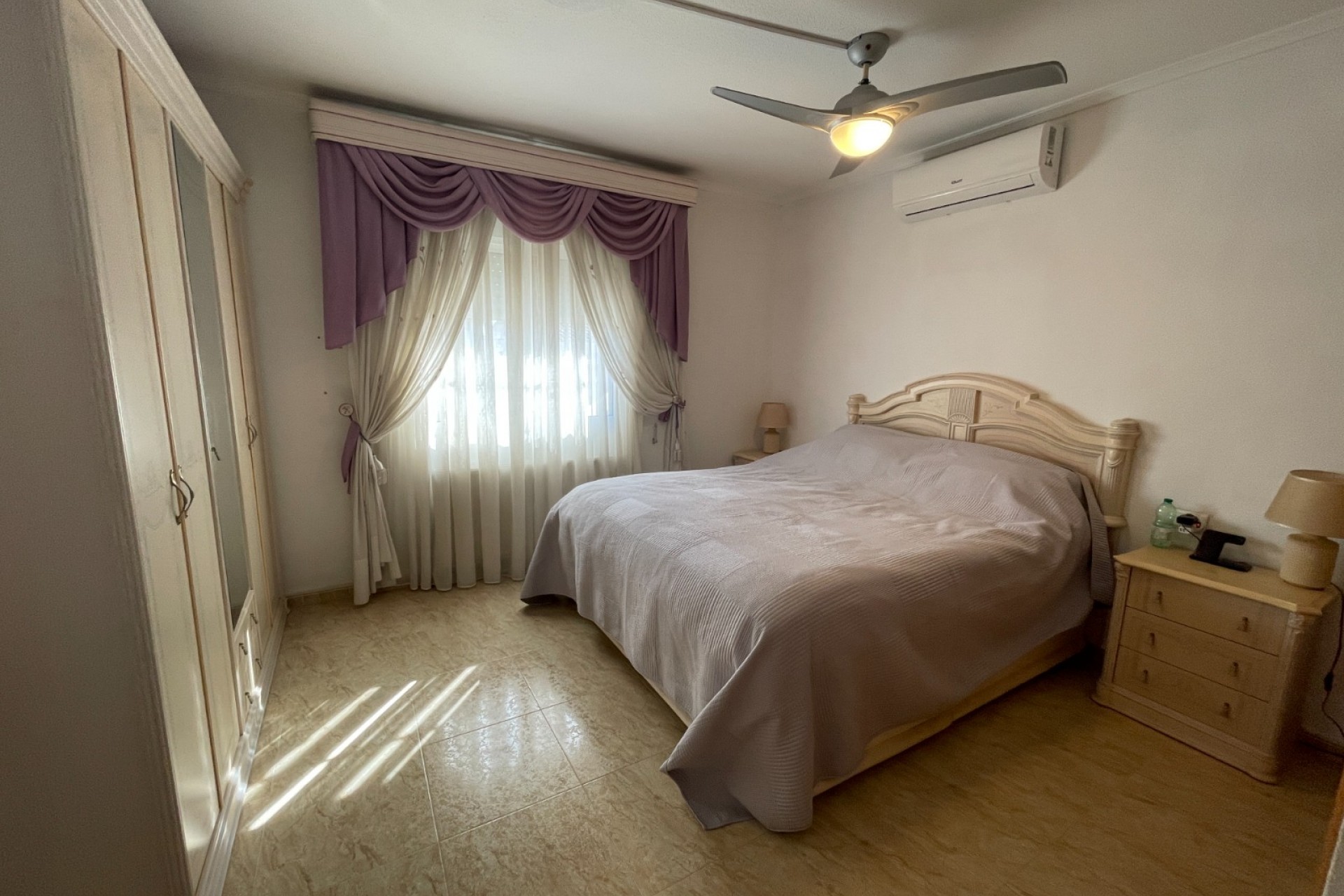 Wiederverkauf - Villa -
Catral