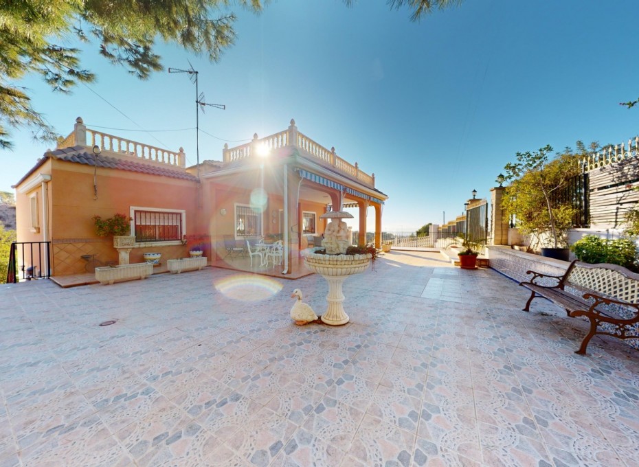 Wiederverkauf - Villa -
Crevillente