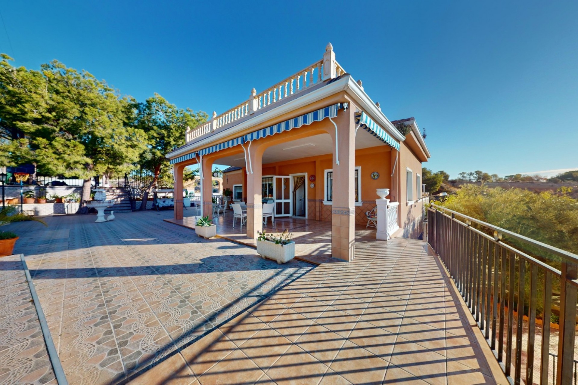 Wiederverkauf - Villa -
Crevillente