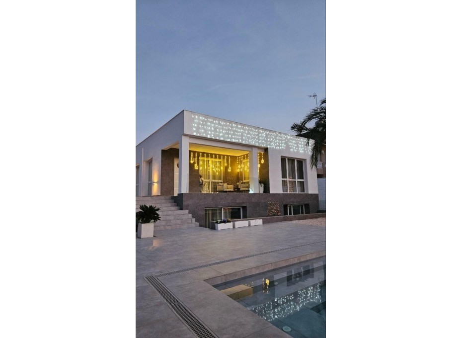 Wiederverkauf - Villa / Detached -
Orihuela