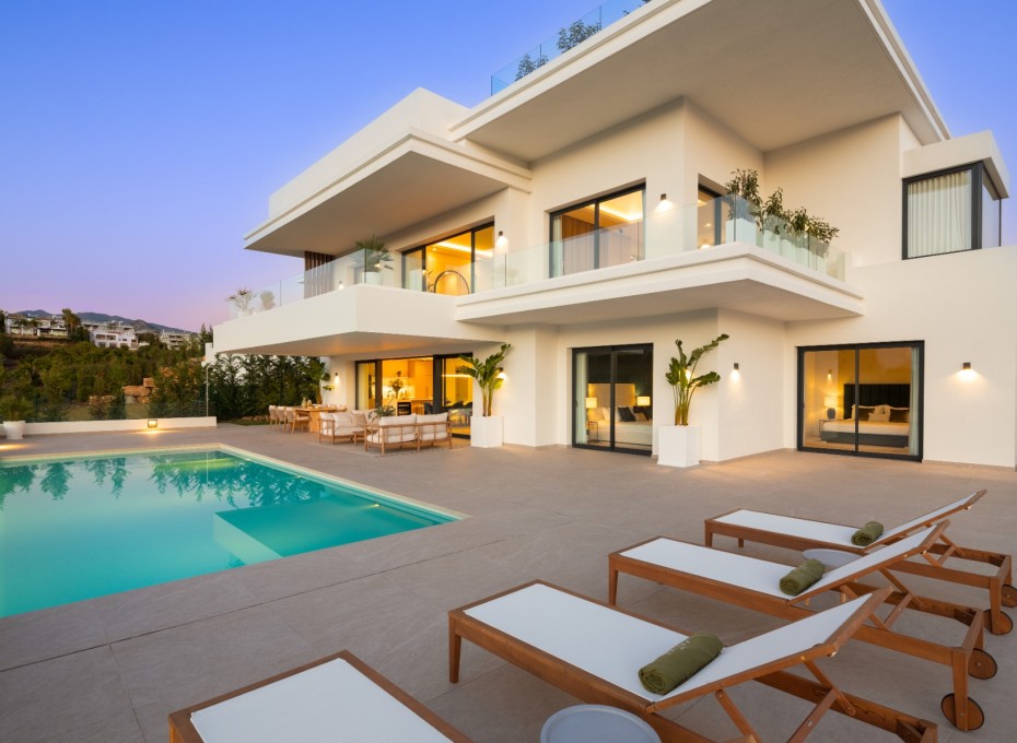 Wiederverkauf - Villa -
Estepona - Selwo