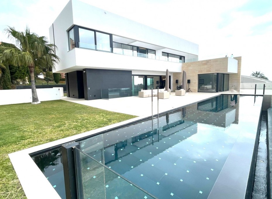 Wiederverkauf - Villa -
Finestrat