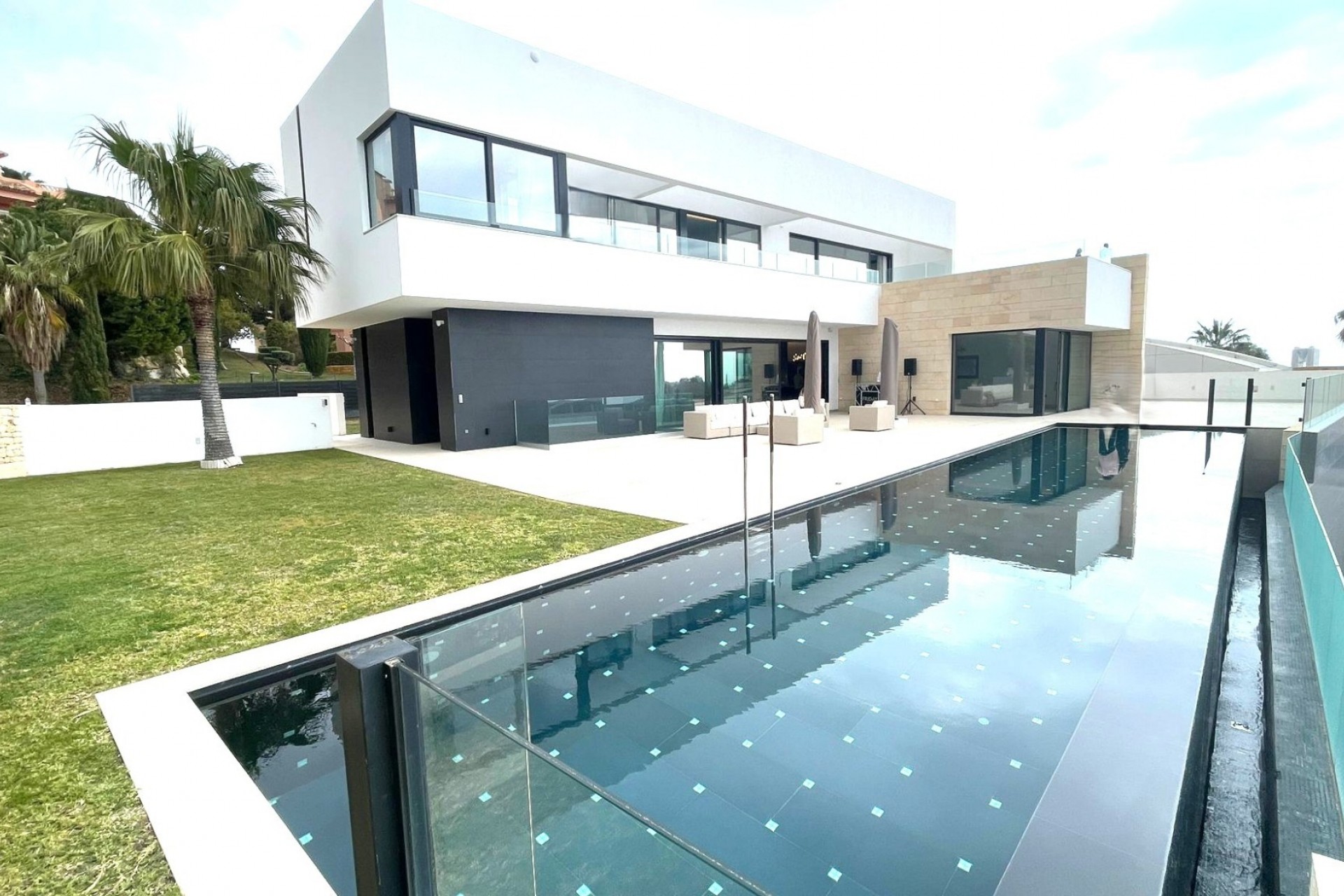 Wiederverkauf - Villa -
Finestrat