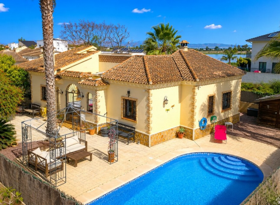 Wiederverkauf - Villa -
Formentera del Segura - Fincas de La Vega