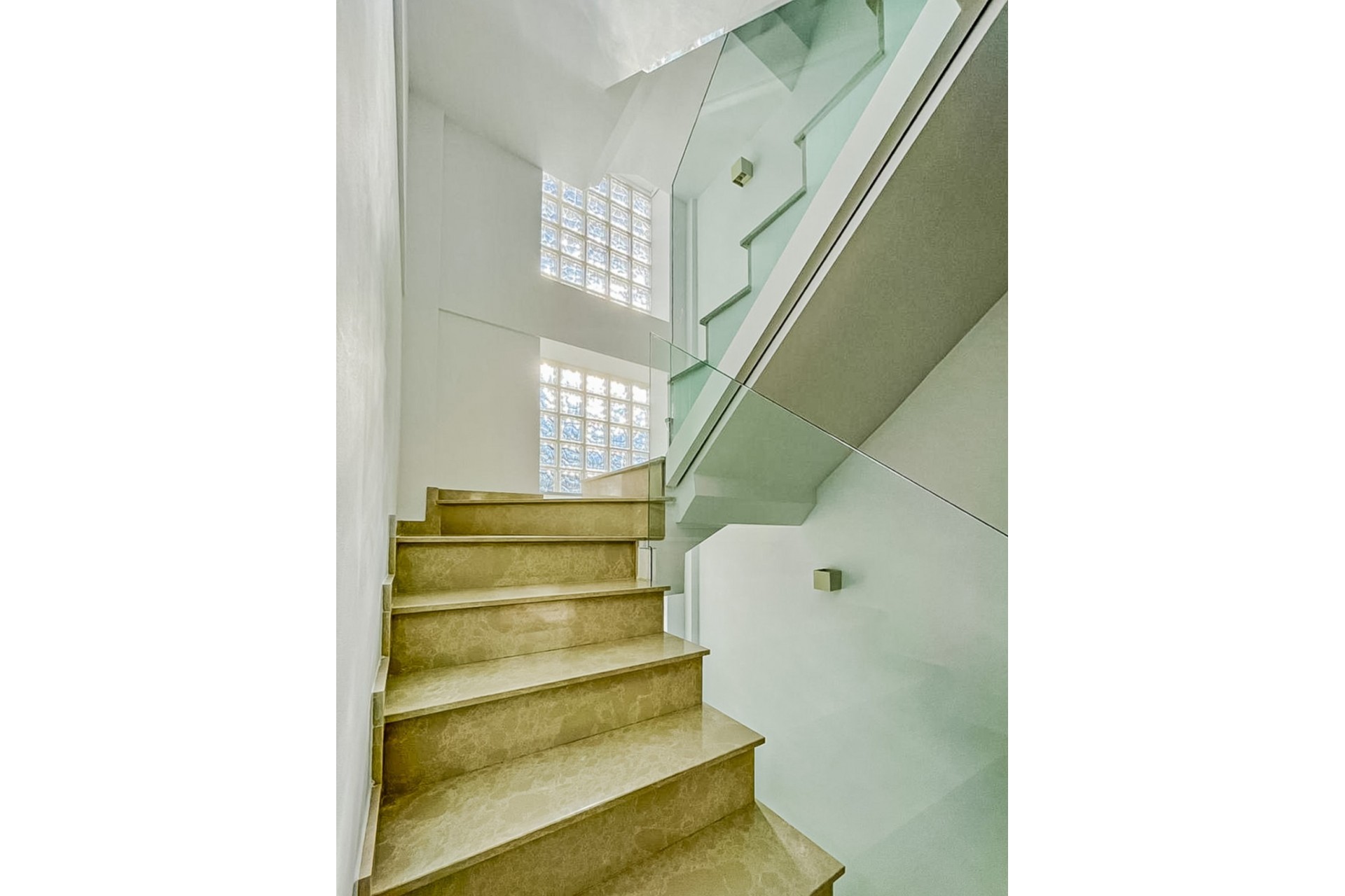 Wiederverkauf - Villa -
La Nucía - Monte Bello