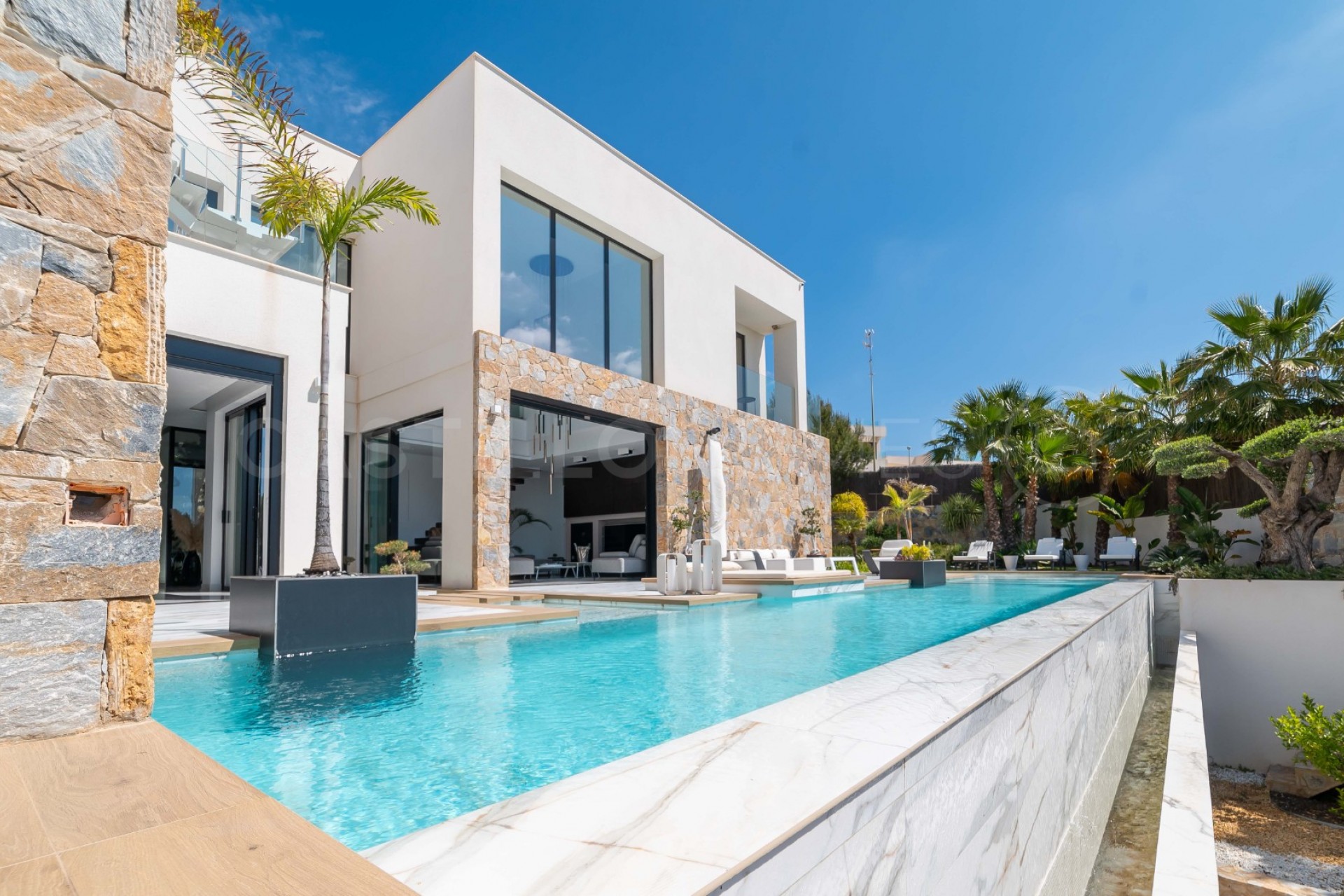 Wiederverkauf - Villa -
Las colinas - Las colinas golf