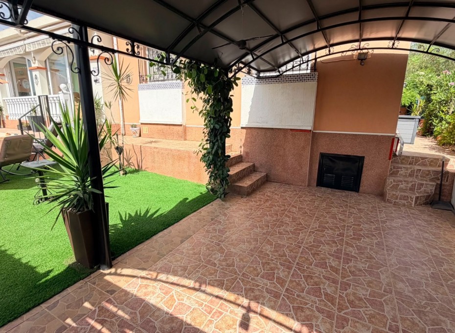 Wiederverkauf - Villa -
Los Montesinos - La Herrada