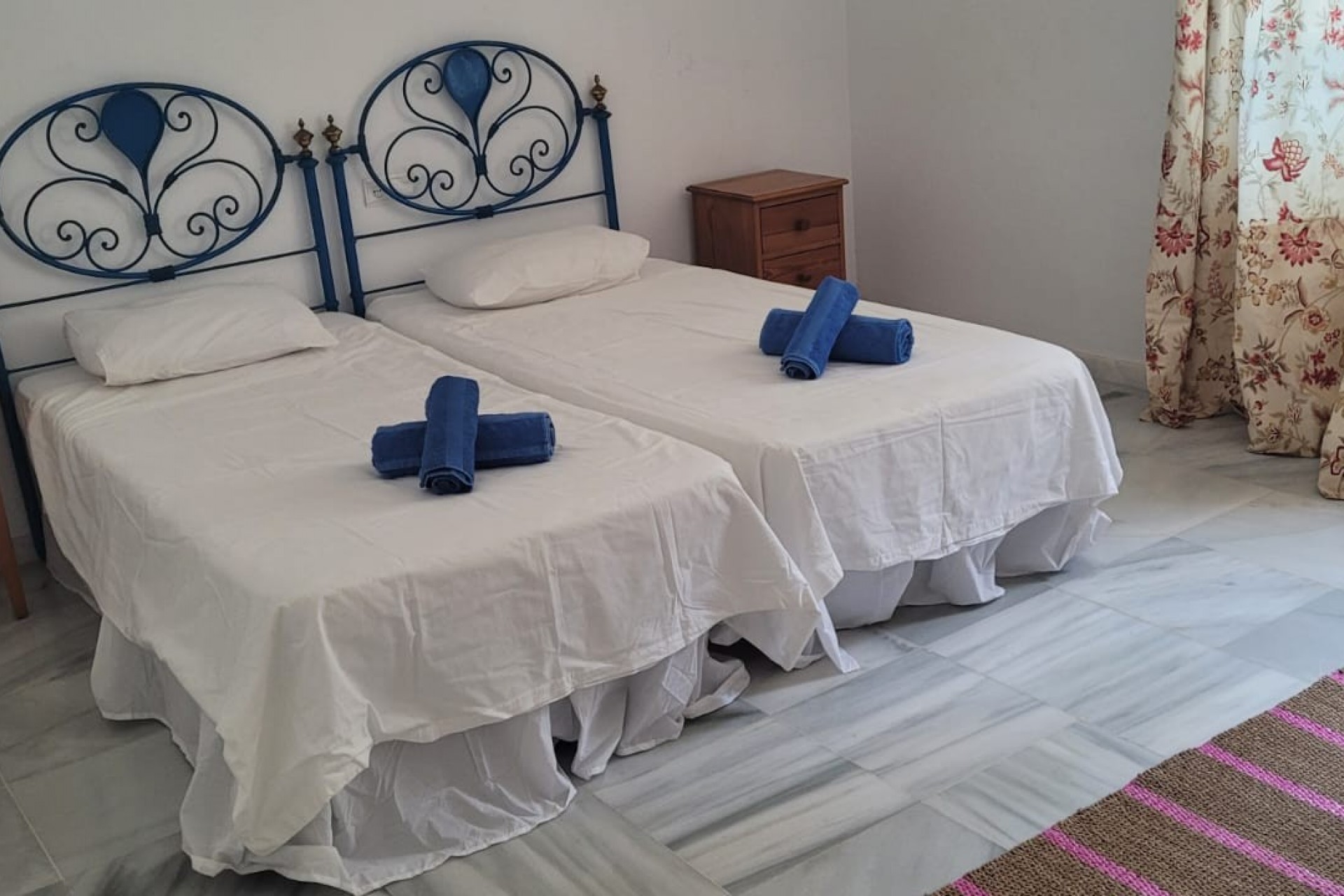 Wiederverkauf - Villa -
Marbella - Las Chapas