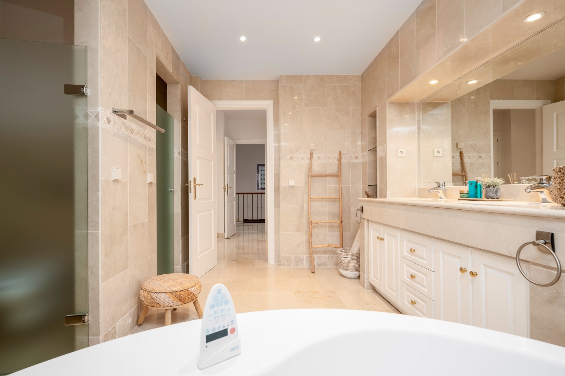 Wiederverkauf - Villa -
Marbella - Los Monteros