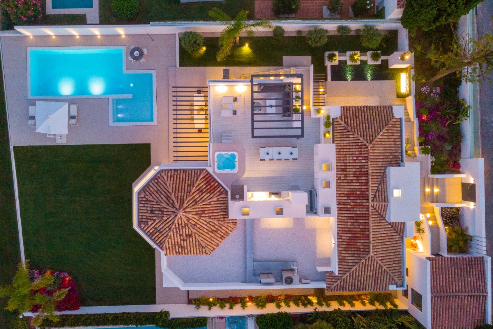 Wiederverkauf - Villa -
Marbella - Nueva Andalucía