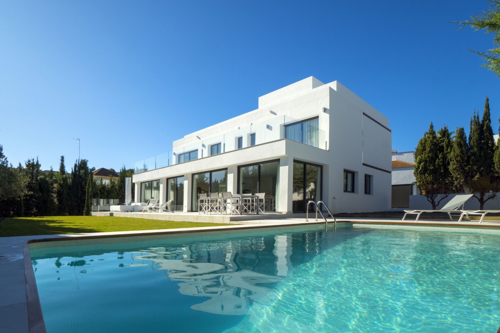 Wiederverkauf - Villa -
Marbella - Nueva Andalucía