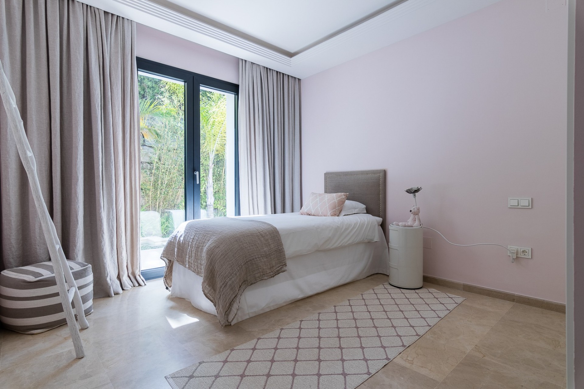 Wiederverkauf - Villa -
Marbella - Nueva Andalucía