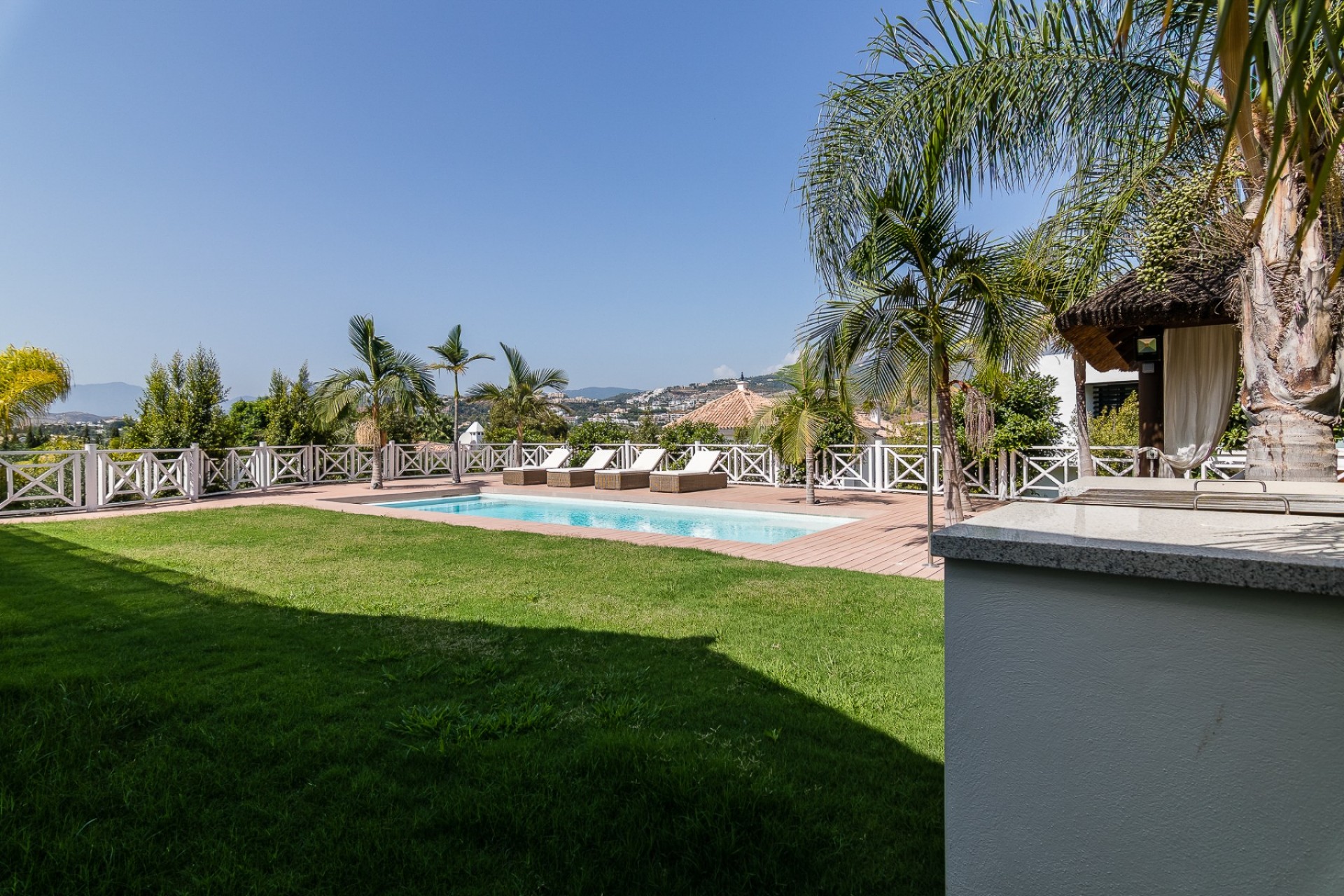 Wiederverkauf - Villa -
Marbella - Nueva Andalucía